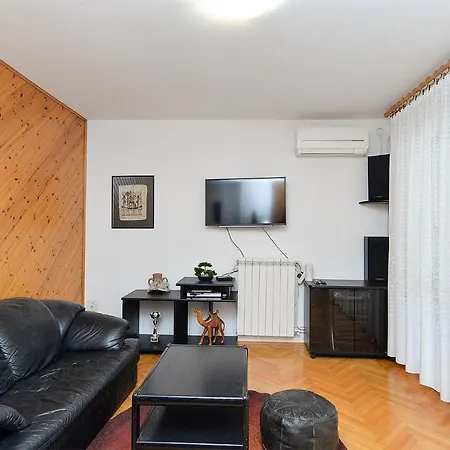 Apartment Irena 531 Pula