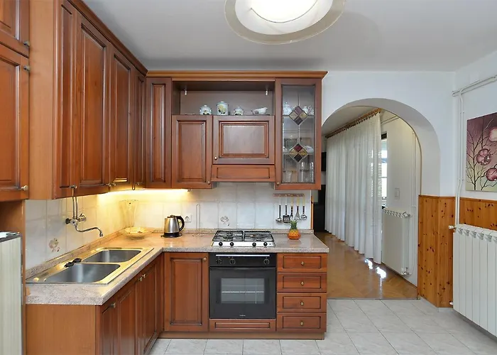 Irena 531 Διαμέρισμα Πούλα